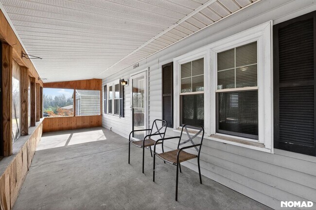 Photo - 1544 31st St Ct SE