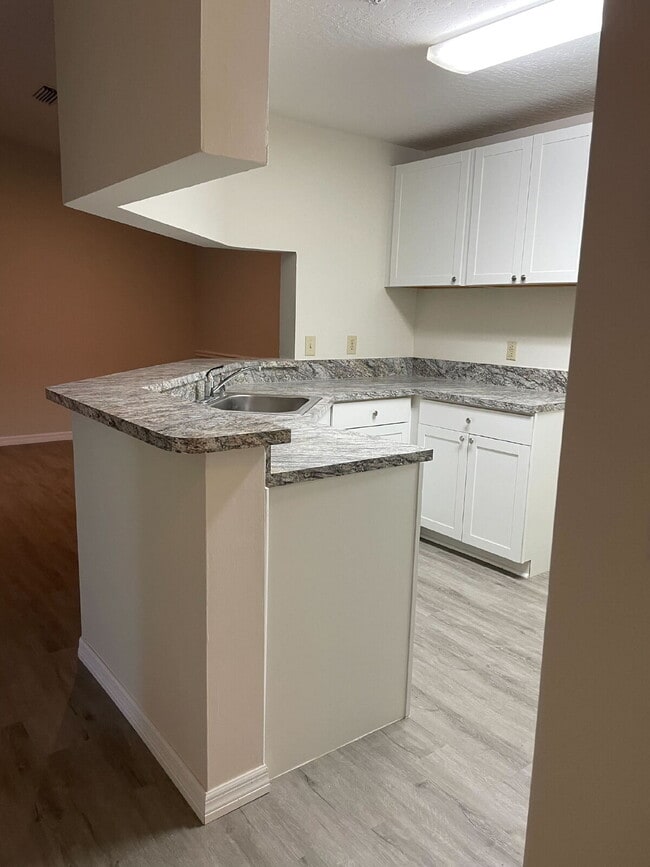 Photo - Spacious 3-Bed, 2-Bath Condo Oasis in Beau... Unit 1209