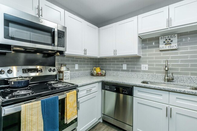 Photo - Brighton Valley Apts