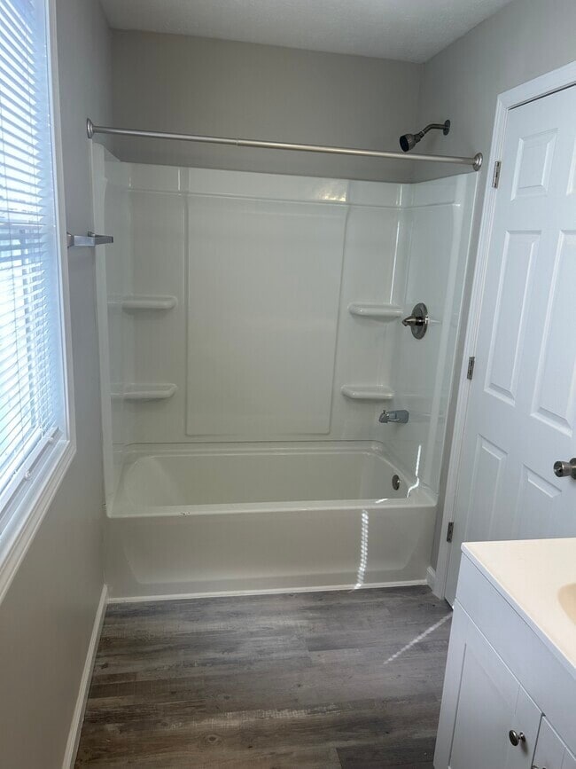 Photo - 821 Hazard Ave