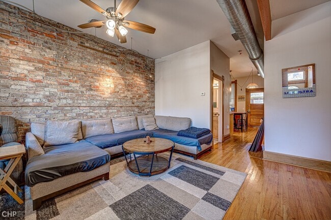 Photo - 1911 W Cortland St Unit 1