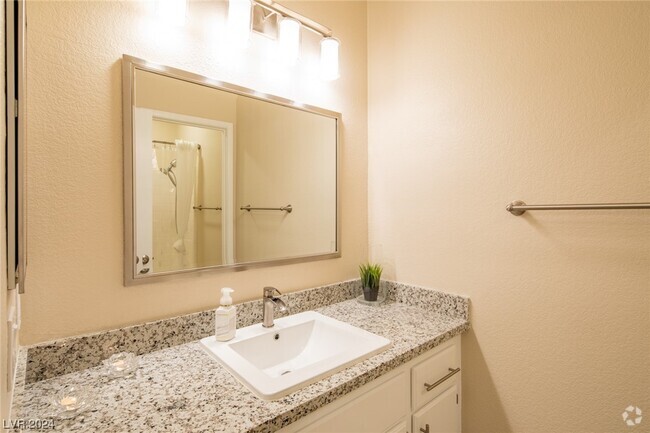 Building Photo - 251 S Green Valley Pkwy Unit 2721 Rental