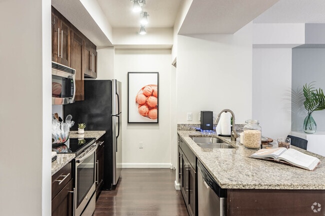 1 BR, 1 BA