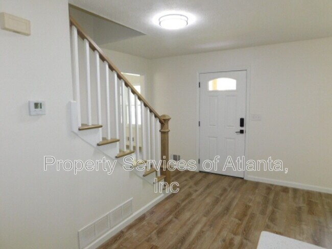 Photo - 4505 Myrtle Hill Rd NE