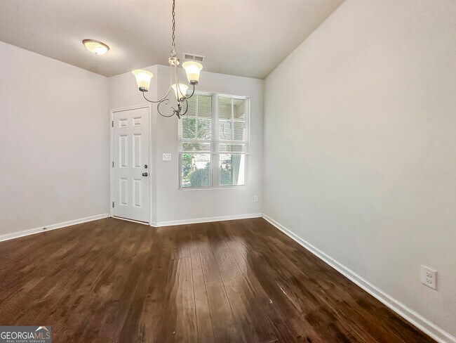 Photo - 206 Daisy Cir