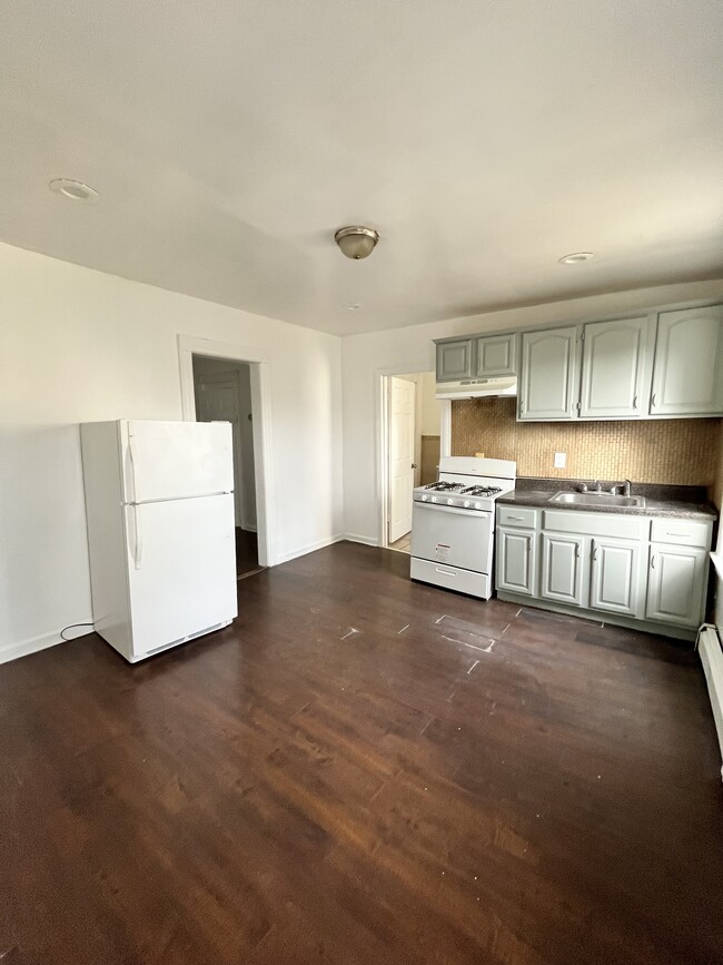 Photo - 162 Fulton Ave Apartments Unit 2
