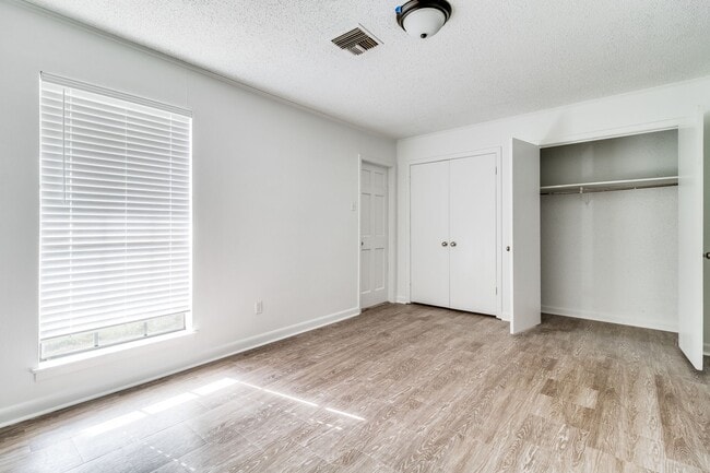 Photo - Beautiful and Spacious! Freshly Renovated... Unidad 46