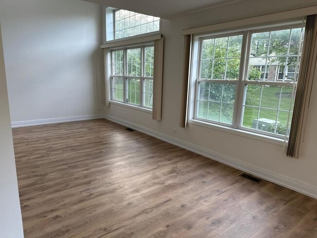 Photo - 1436 Brittania Way