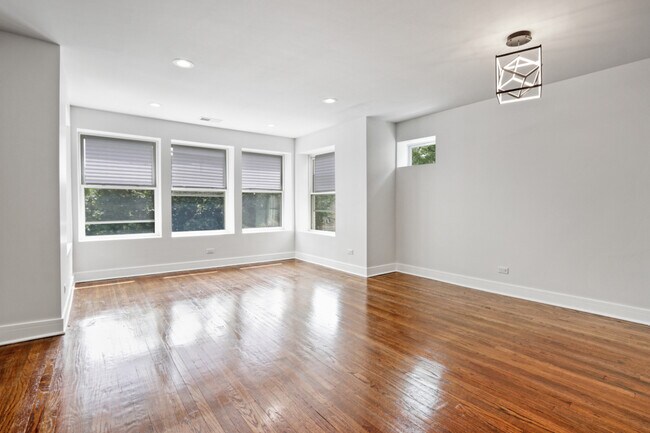 Photo - 7214 S King Dr Unit Apt 2