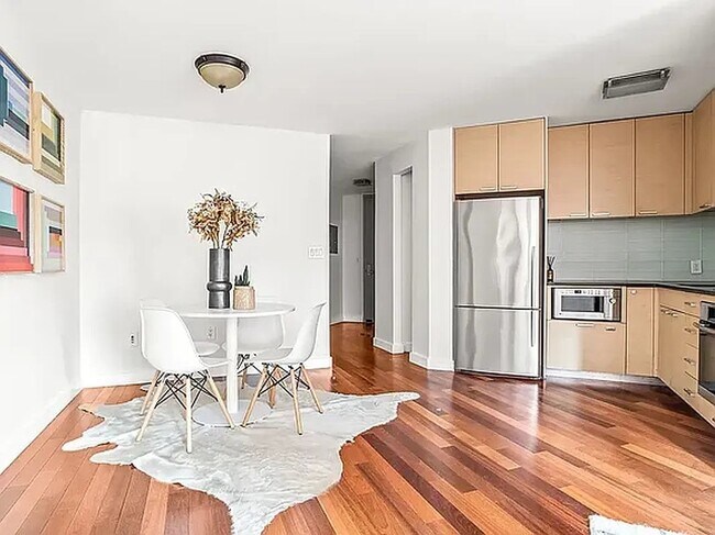 Photo - 206 E 95th St Unit 8A