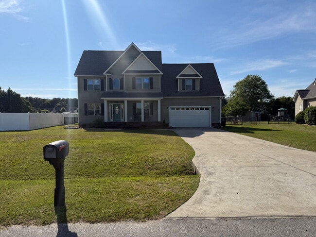 Building Photo - Spacious 2-Story in Pikeville! 3 BR | 2.5 BA w/ Bonus Room *Lawn Care / Trash Included*