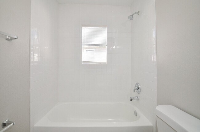 Photo - 6010 Collingsworth St