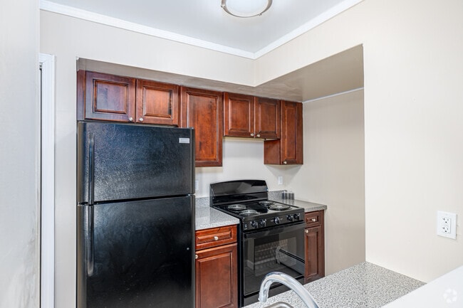 Studio Three - 425SF - Kitchen