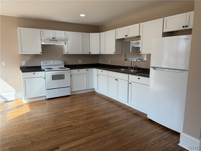 Photo - 156 Oswego St