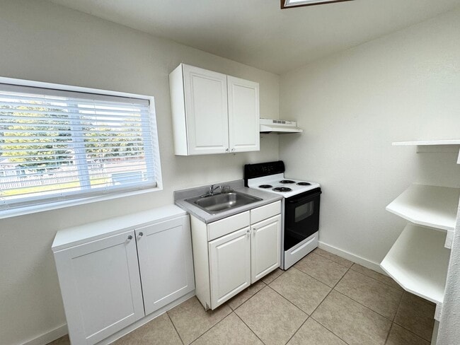 Photo - Country living Condo in Downtown Sunol with gated entrance Unidad F1