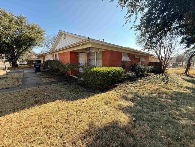 Building Photo - 2101 Jones St