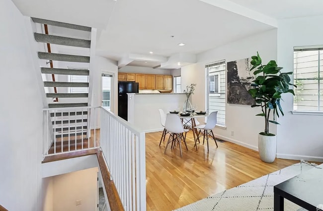 Building Photo - 28 Jennifer Pl