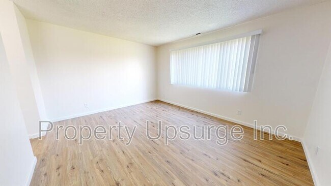 Photo - 1282 Wurch Way