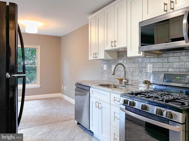 Photo - 3825 St Barnabas Rd Unidad T-202