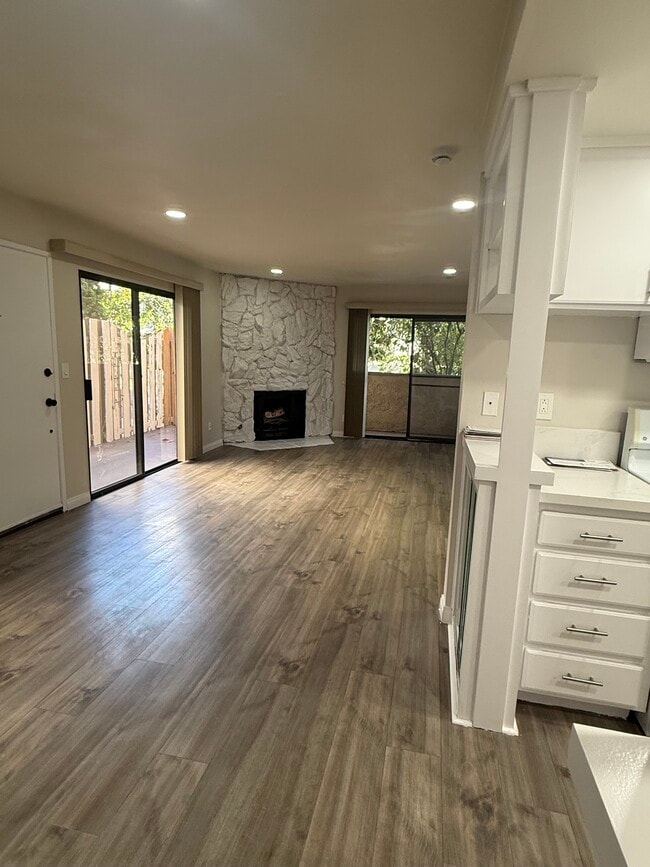 Photo - 10687 Wilkins Ave Unidad 1