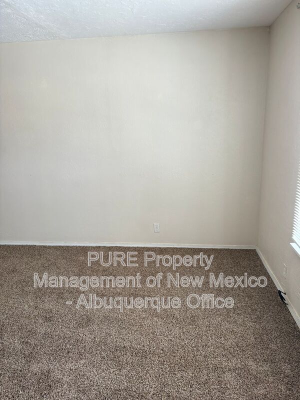 Photo - 12400 Hardin Ct NE Unidad D