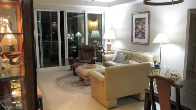 Photo - 2743 First St Unidad 1504