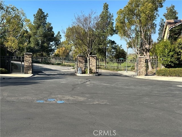 Photo - 4868 Petersen St