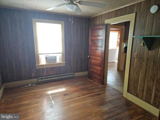 Photo - 546 N 6th St