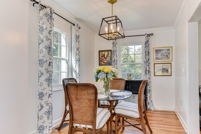 Building Photo - 2701 Oakland Ave