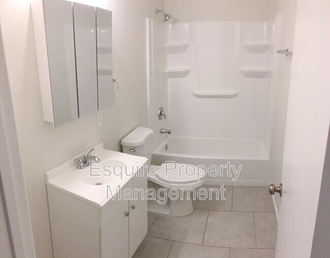 Photo - 309 HILL St Unit #100