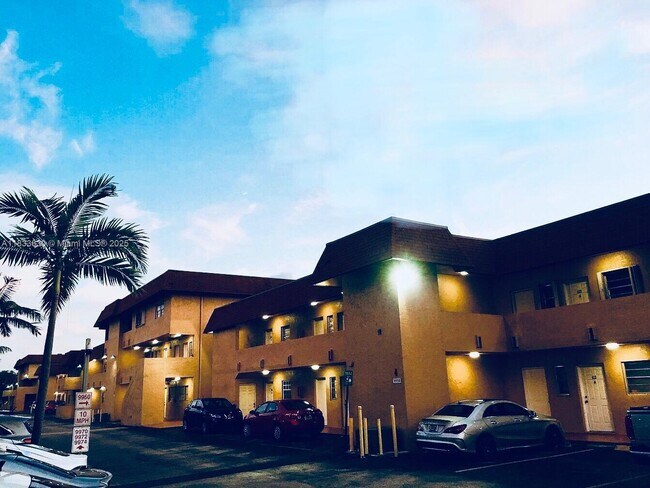 Building Photo - 9970 SW 88th St Unit 914-9 Rental