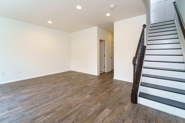Photo - 3 bedroom 3 bath townhouse in Brambleton