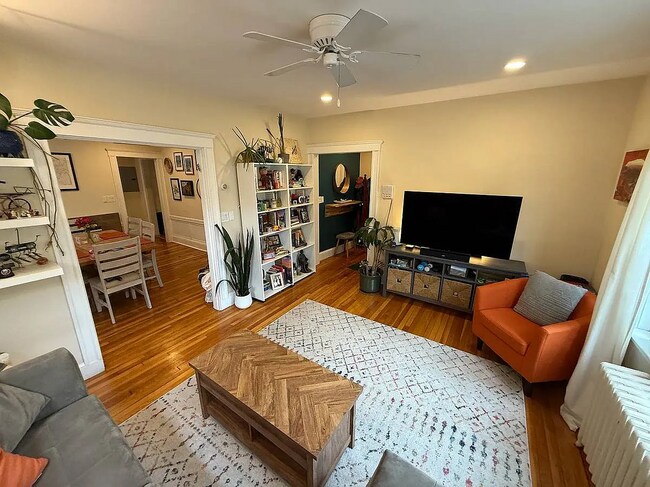 Building Photo - 21 Saint Peter St Unit 1A Rental