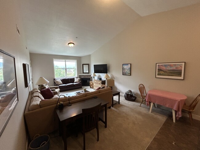 Photo - 2025 Mullan Rd