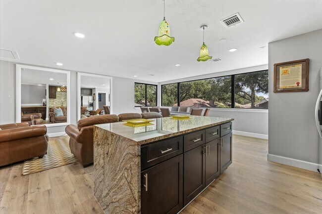 Photo - 5511 Queensloch Dr