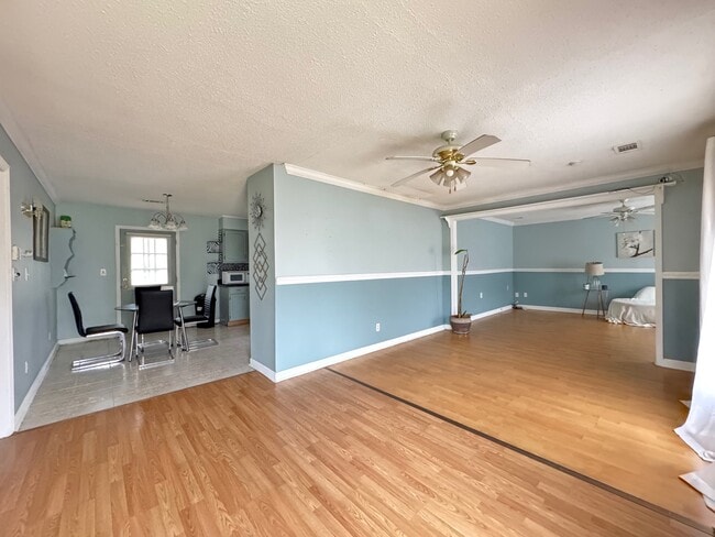 Photo - 8027 Country Oaks Rd