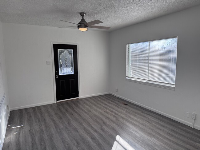 Photo - 291 N Washington Blvd