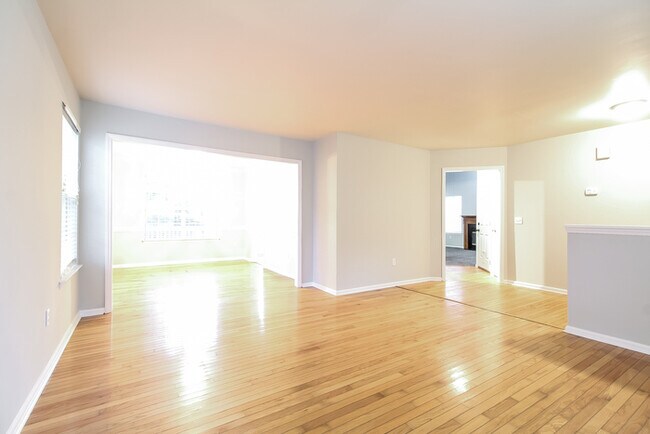 Photo - 205 S Birkenstock Dr