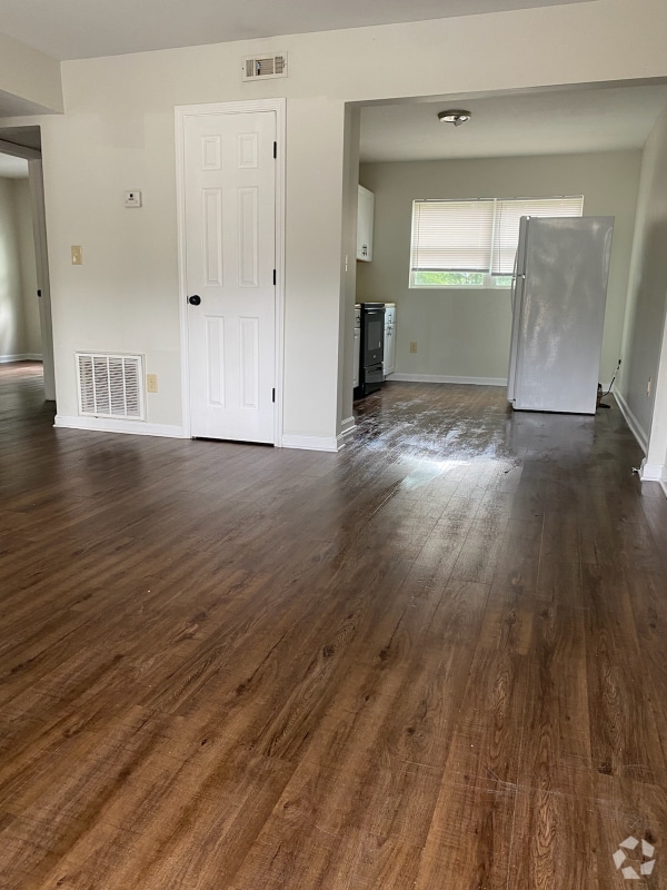 Building Photo - 3674 Deans Bridge Rd Rental