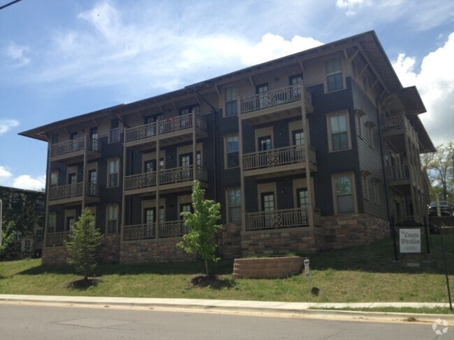 Building Photo - 705 W Douglas St Rental
