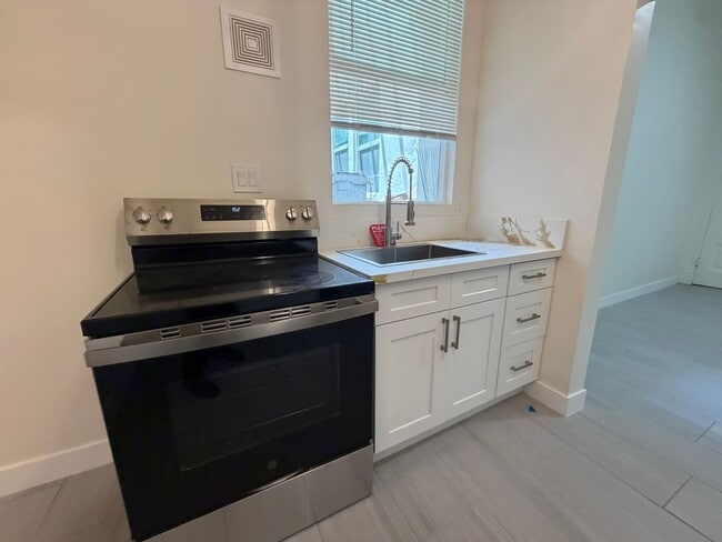 Photo - Live Downtown! Newly Updated Historic Studio Available Now Unit 32