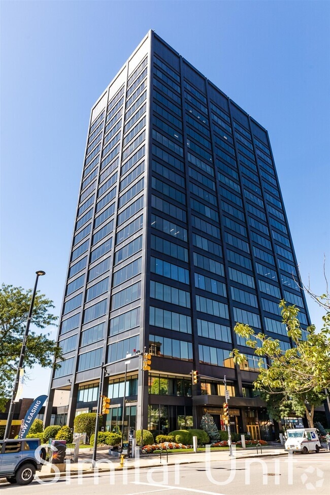 Building Photo - 1000 Elm St Unit 116 Rental