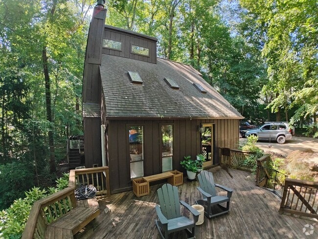 Building Photo - Updated Two bedroom Contemporary with huge... Rental