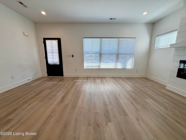 Photo - 621 Thomas St