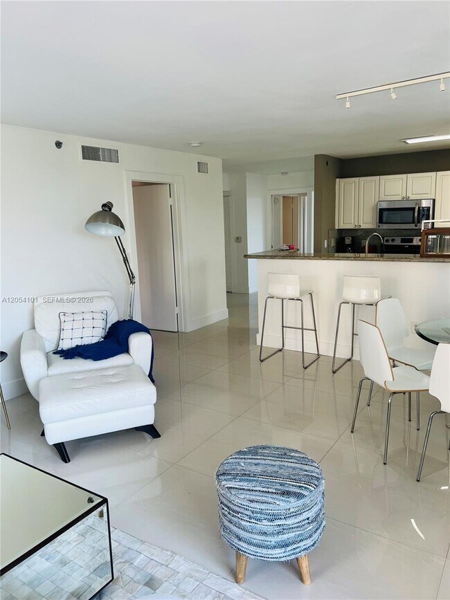19901 E Country Club Dr Unit 2401