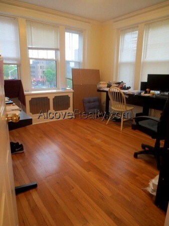 Photo - 15 Langdon St Unidad x