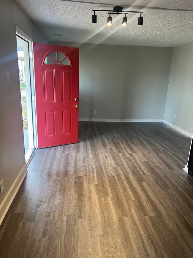 Photo - 2178 White Ave