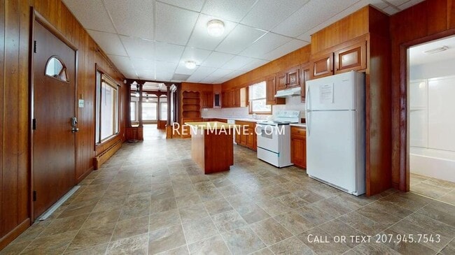 Building Photo - 6 Summer St