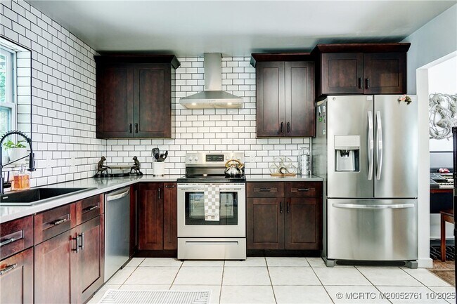 Photo - 905 SE Flamingo Ave