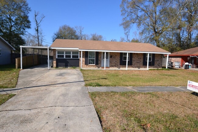 Building Photo - Location! Location! Newly updated, 3 bedroom, 1.5 bath home in Baker